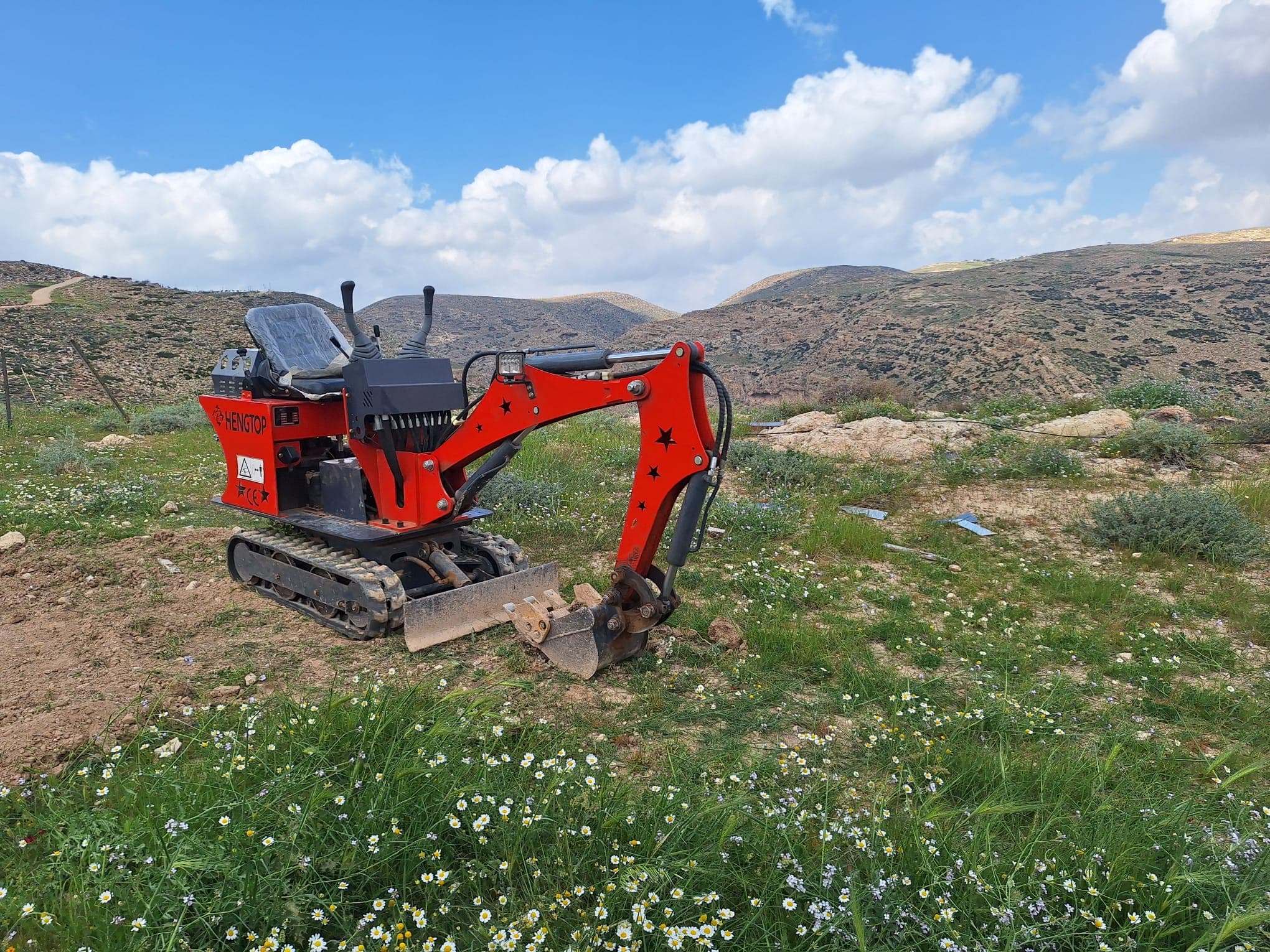 מיני מחפרון HTW-08